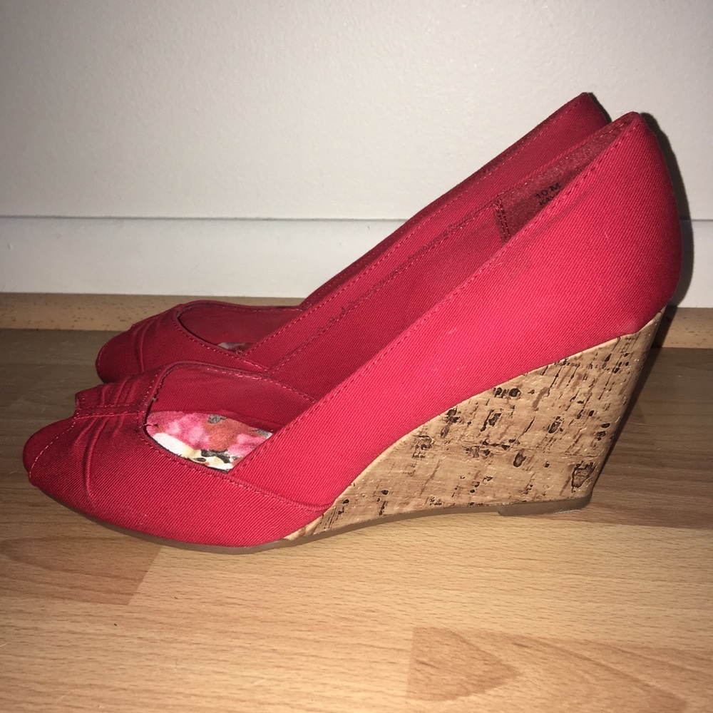Colorful Rampage fabric wedge sandals